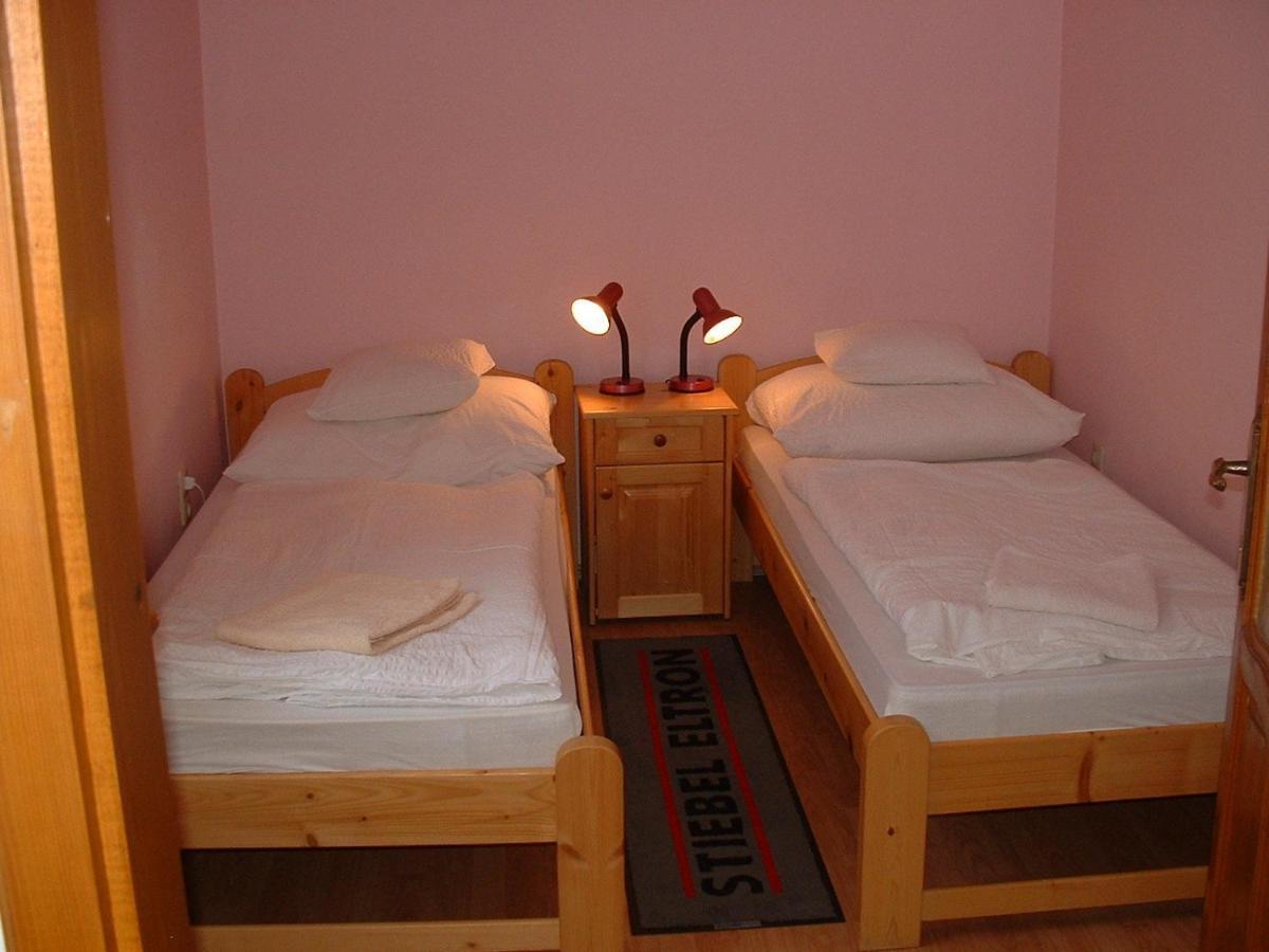 Apartmanhaz Cedrus 8 Zalakaros Rum bild